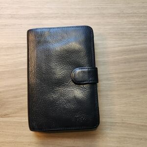 Leather Black Women's Wallet - Classic Snap Closure